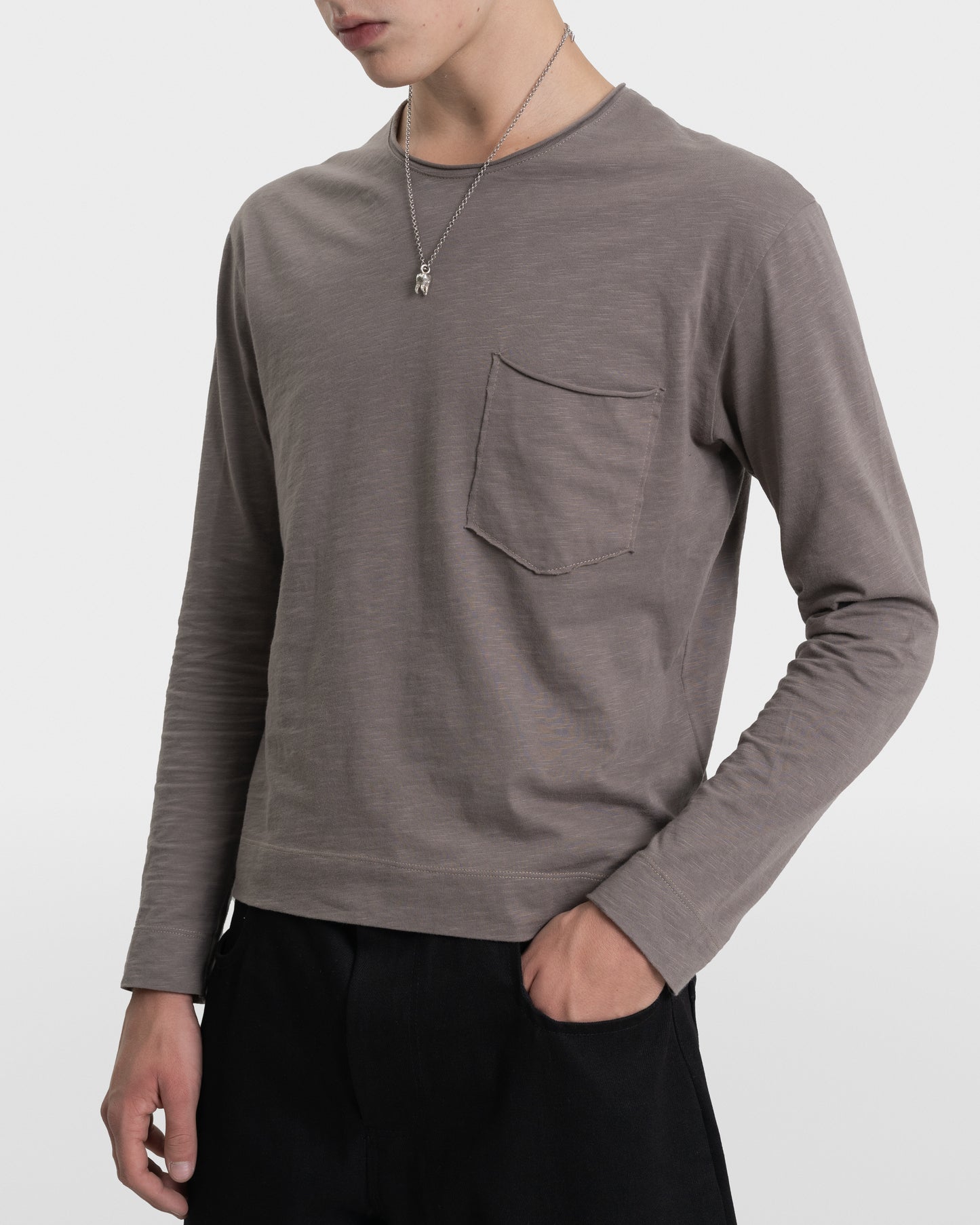 POCKET LONGSLEEVE in earth beige