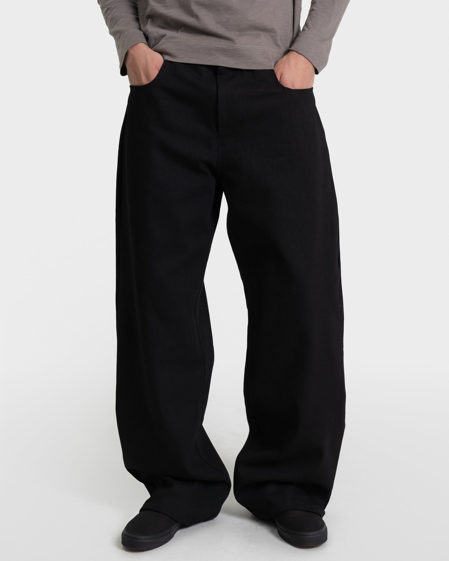 EVERYDAY RAW DENIM in midnight black